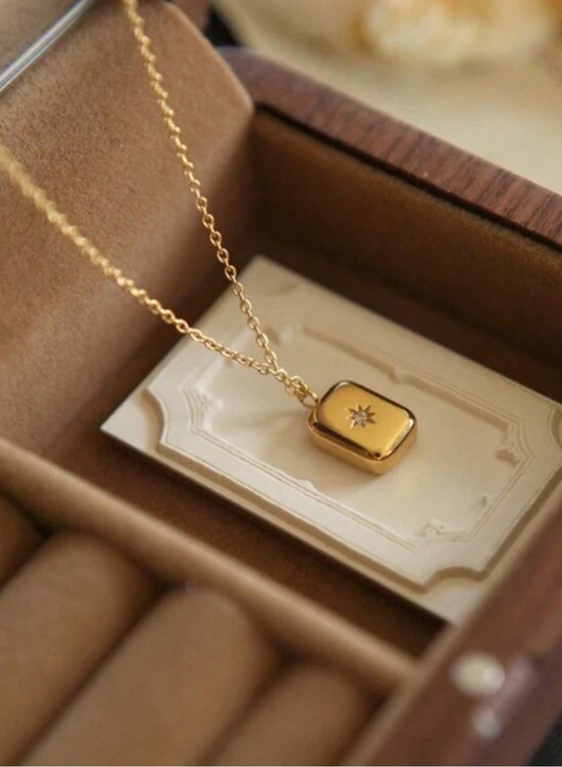 إيكوال سلسال نسائي أنيق من الاستانلس ستيل مطلي باللون الذهبي - Image 3