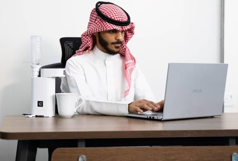 كمكسا إبريق كهربائي محمول CMXA سريع الأداء، بشاشة رقمية وميزة قفل أمان للأطفال، سعة 1.5 لتر، قوة 1500 واط - Image 4
