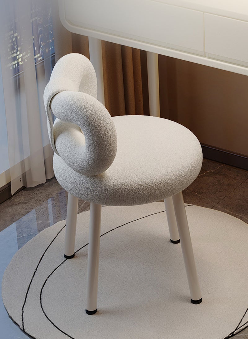 شاربدو كرسي خلع ملابس فاخر لغرفة النوم، لون كريمي، مصنوع من جلد الحمل الناعم، كرسي مرن 36*36*67 سم - Image 1