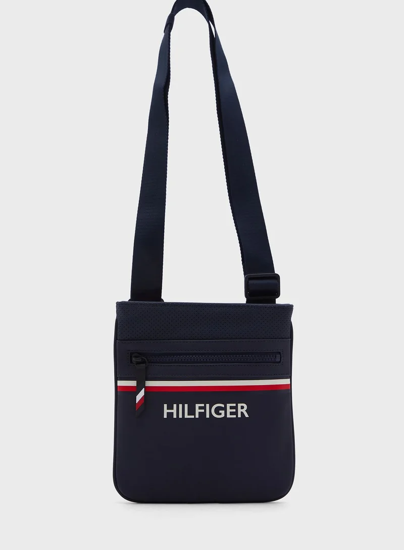 TOMMY HILFIGER Narrow Strap Messenger Bag