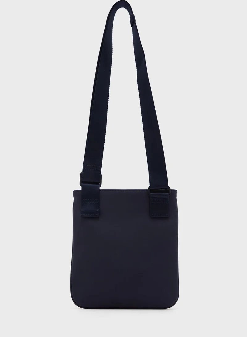 TOMMY HILFIGER Narrow Strap Messenger Bag
