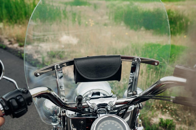 Dowco Willie & Max 58611-00 Synthetic Leather Motorcycle Windshield Bag/Handlebar Pouch: Black, Universal Fit - Image 2