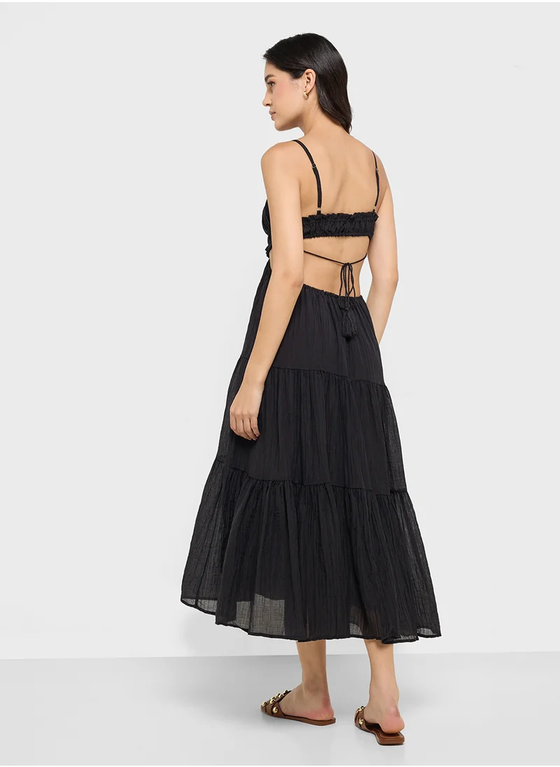 جينجر Tiered Cutout Dress