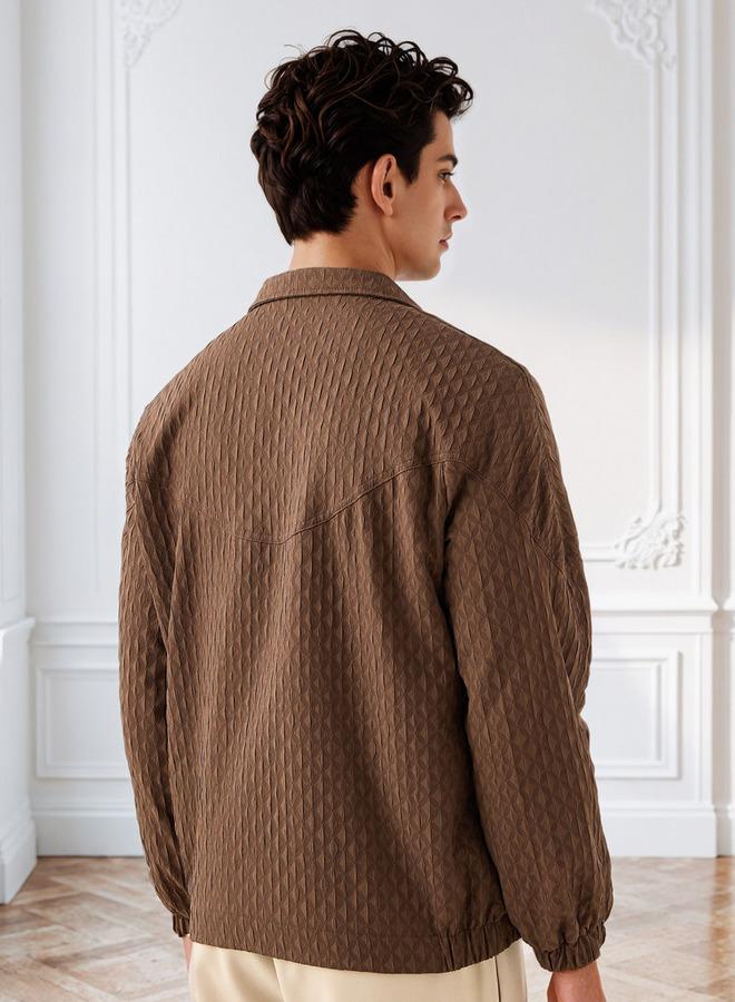 ايكونيك جاكيت رجالي أيقوني بياقة عالية بقصة عادية بنقشة الجاكار - Image 3