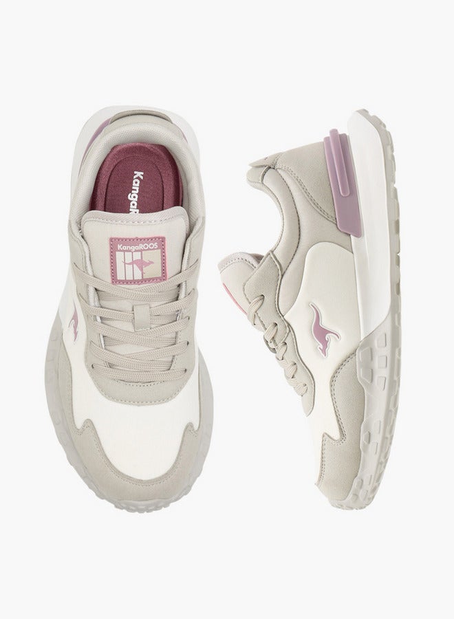 أحذية رياضية نسائية برباط وجوانب مزينة بالدانتيل