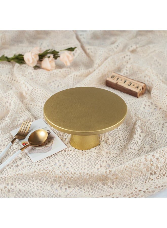 كعكة طاولة حلوى بيضاء، طاولة أقدام ذهبية، إكسسوارات تصوير، خلفية تصوير لمخبوزات شهية - Image 1