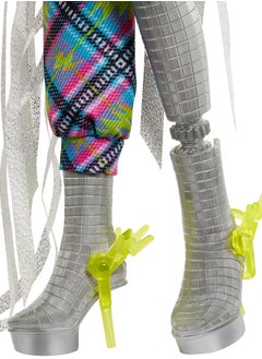 MONSTER HIGH Monster Fest Doll, Frankie Stein with Glam Outfit & Festival Themed Accessories like Snacks, Band Poster, Statement Bag & More  - Image 4