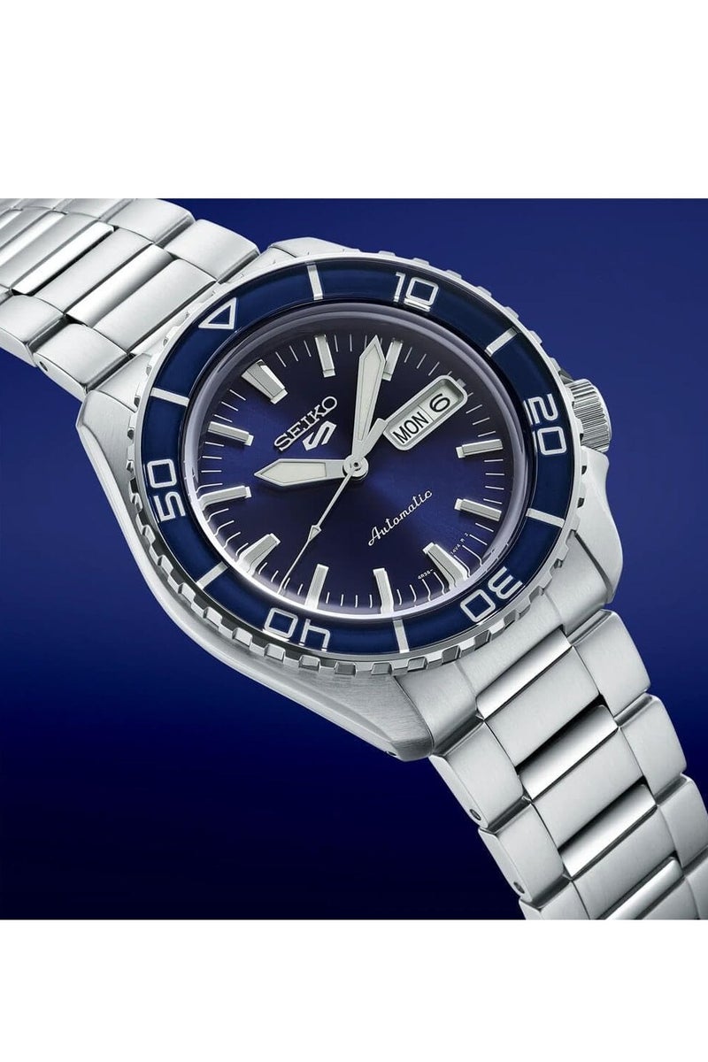Seiko ساعة سيكو 5 سبورت SRPK97 الأوتوماتيكية – قرص شمس أزرق، ستانلس ستيل، 42.5 مم، ساعة للرجال - Image 4