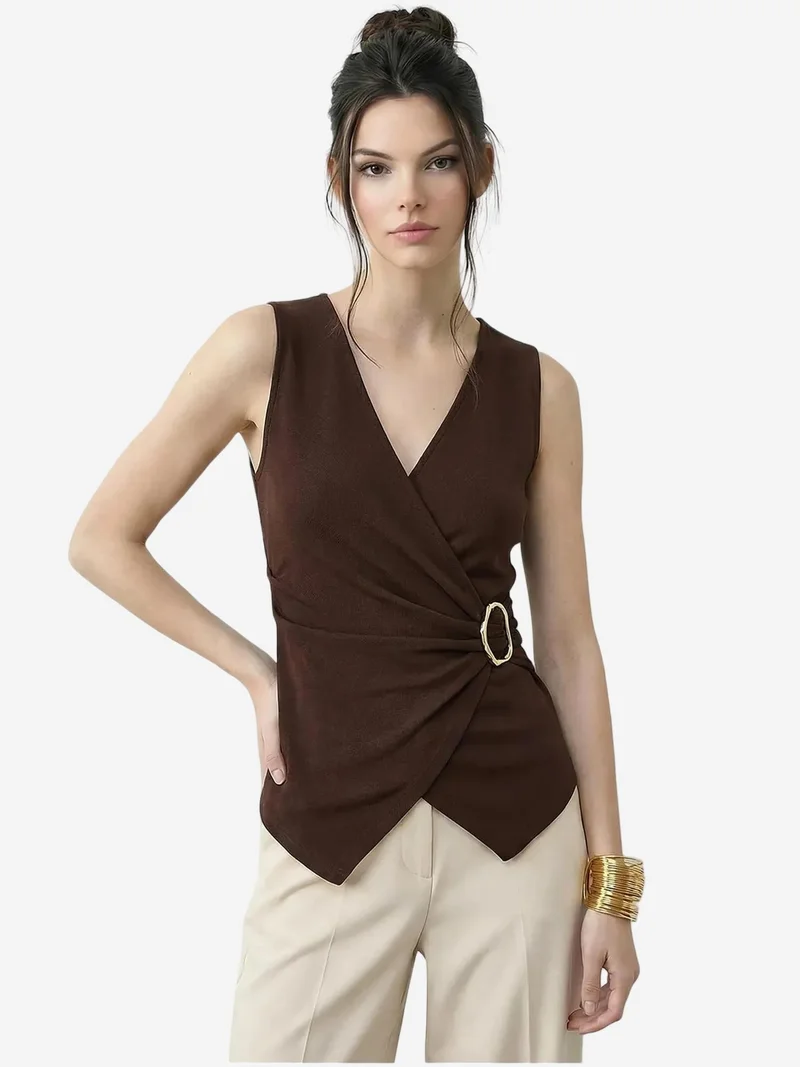 بيانكو لوتشي LUCCI Accessory Detailed V-Neck Wrap Top