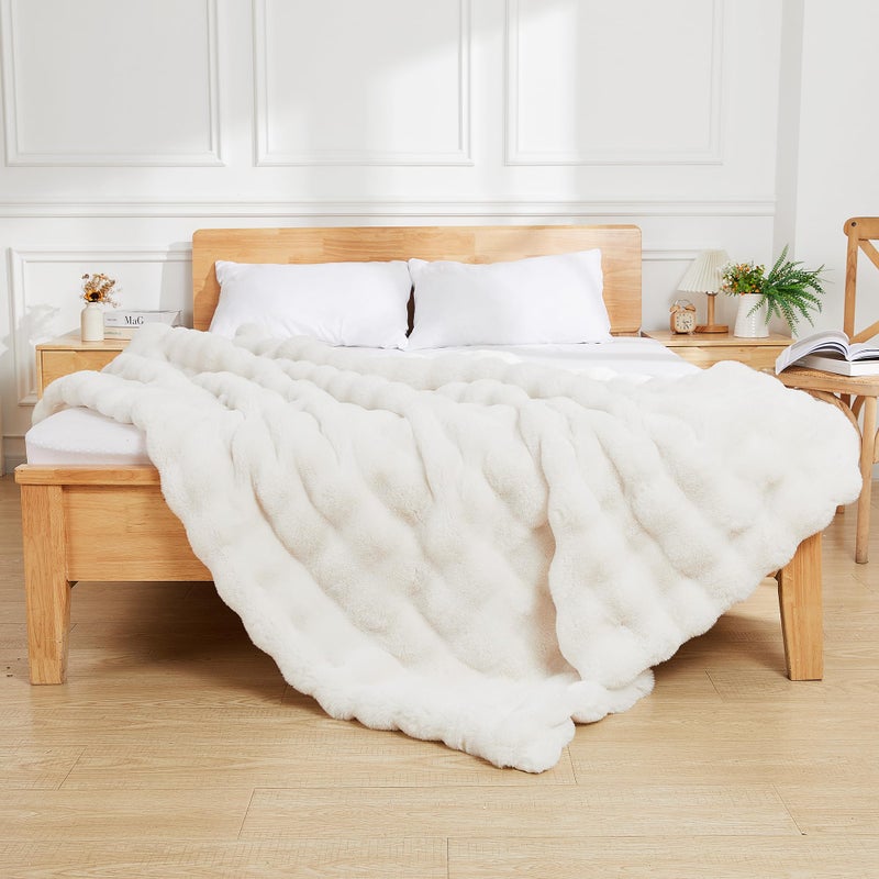 Latepis Luxury Faux Fur Throw Blanket Fuzzy for Couch Soft Thick Blanket for Bed Sofa Cute Plush Fuzzy Warm Blanket for All Seasons Ideal Gifts Luxury Throw Blanket Beige 50x60 Inch, 860gsm - Image 2