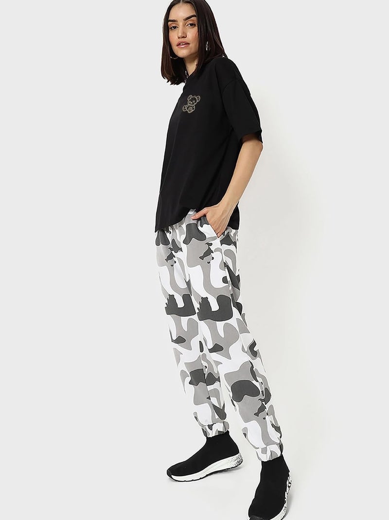 Bewakoof Women's Bearly Awake Graphic Printed 100% Cotton T-Shirt Oversized Fit, Round Neck, Half Sleeve_591651_Black_3XL - Image 4