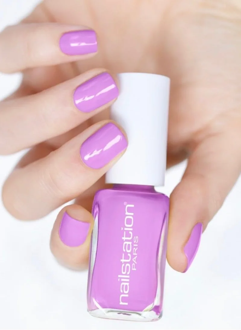 Nailstation Bourdon des prés | Purple pastel nail polish