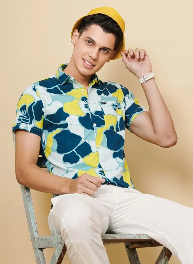 The Indian Garage Co Men Slim Fit Floral Printed Half Sleeves Spread Collar Resort Wear Shirt
