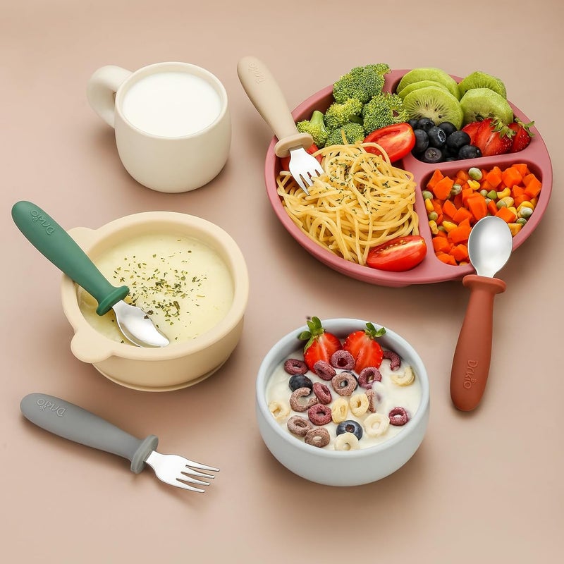 DRKIO طقم أدوات تناول الطعام للأطفال من DRKIO مكون من 8 قطع - مجموعة أدوات فضية للأطفال مع مقبض سيليكون آمن للأطفال من الفولاذ المقاوم للصدأ 188 - تصميم مضاد للاختناق - آمن للطعام وقابل للغسل في غسالة الصحون - Image 2