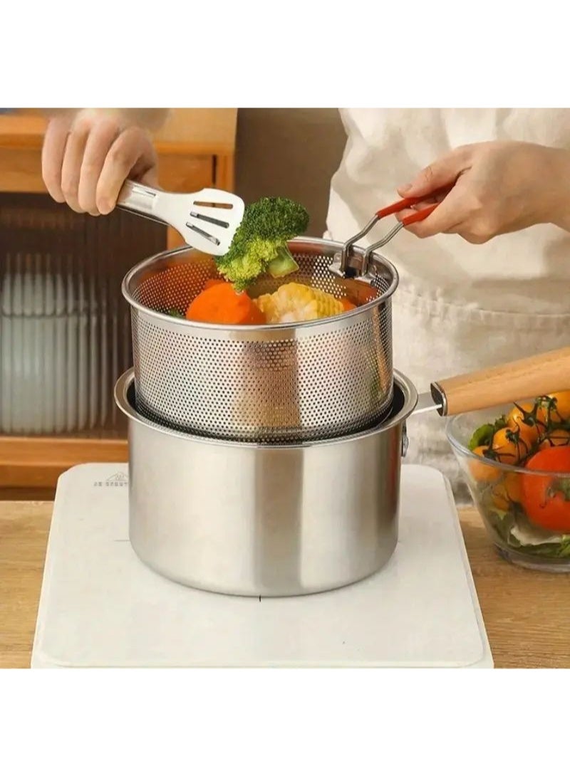 A single piece of multi-purpose, deep basket-shaped mesh strainer that can be used for steaming or frying. It is used in pasta restaurants to boil pasta, noodles, or instant noodles. It can also be used to boil vegetables, corn, or fry potatoes, chicken nuggets, fish, or samosas. A practical, civilized tool for quick juicing. There is no need to use several pots to prepare noodles or pasta. Just place the strainer inside the cooking pot and leave it until it is cooked, then drain it easily. Ideal for the kitchen, restaurants, food trucks, or hotels. It is made of rust-resistant stainless steel and has a handle for easy grip. It is foldable for easy storage. The strainer mouth measures 20 cm and is 10.2 cm deep. - Image 3