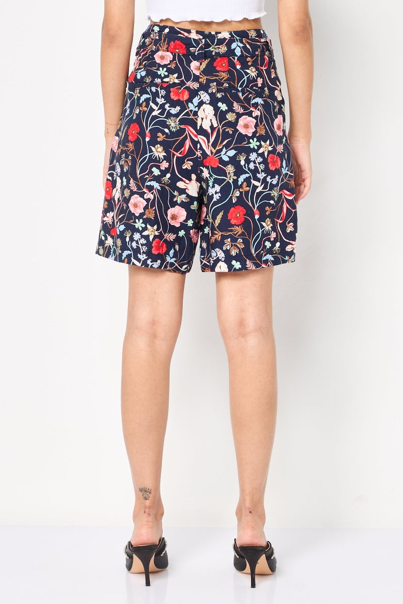 GANT Women High Rise Floral Basic Shorts, Multicolor - Image 4