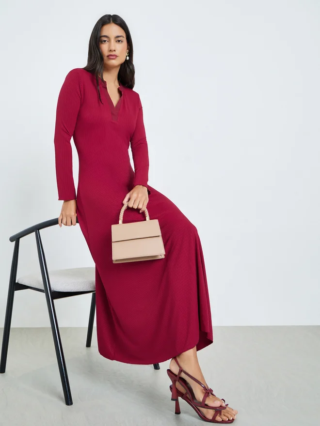 Styli Burgundy Ribbed V Neck Midi Dress