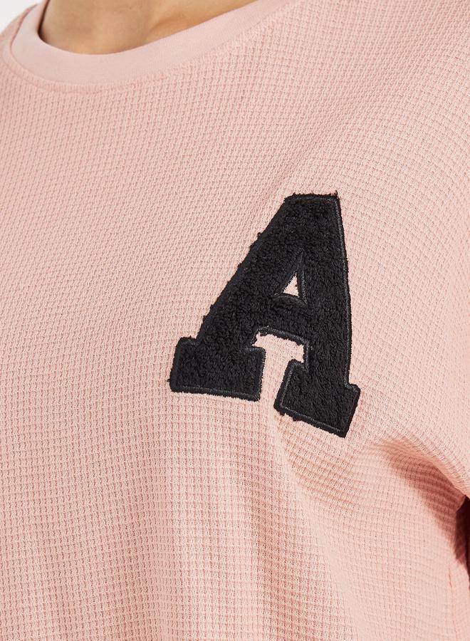 ستايلي طقم منسق من جوغر بأرجل واسعة مع تيشيرت - Image 3