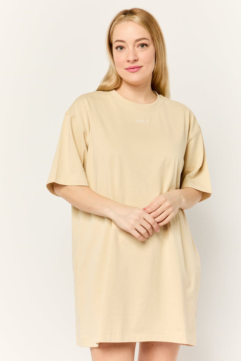 ESPRIT فستان قميص مزين بشعار للنساء، بيج - Image 1