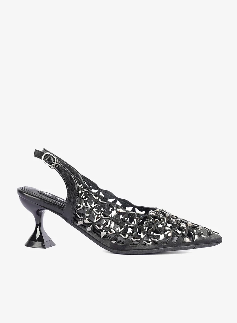 كابلي حذاء كعب خلفي أسود بتصميم ليزركت