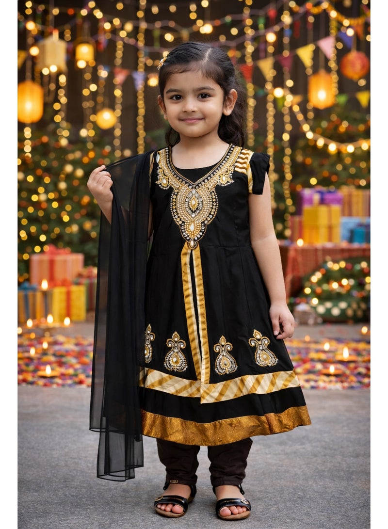 جوليتي إل إل سي فستان بناتي تراثي مع شيلة – طقم 3 قطع للأطفال (بلوزة + بنطال + شال) | مقاس 28 (عمر 4–5 سنوات) - Image 1