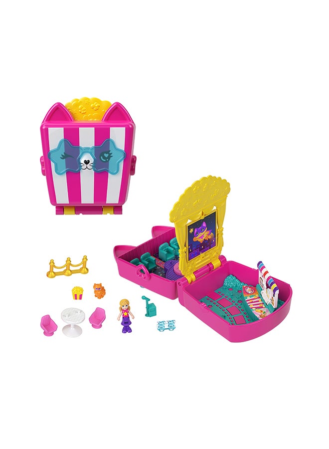 Polly Pocket مجموعة لعب دمى صغيرة وإكسسوارات، سينما كاتي مدمجة مع دمية صغيرة و8 إكسسوارات بما في ذلك قطة أليفة، موضوع الطعام - Image 1