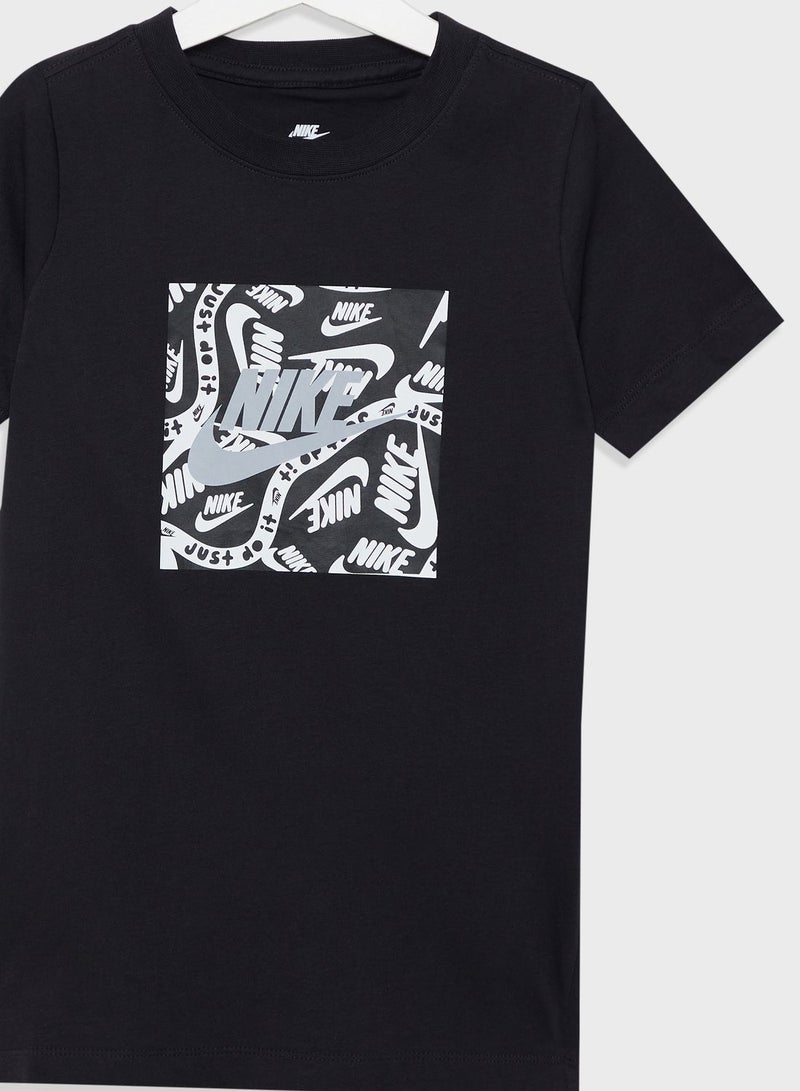 Nike Kids Club Seasonal Graphics T-Shirt - Image 3