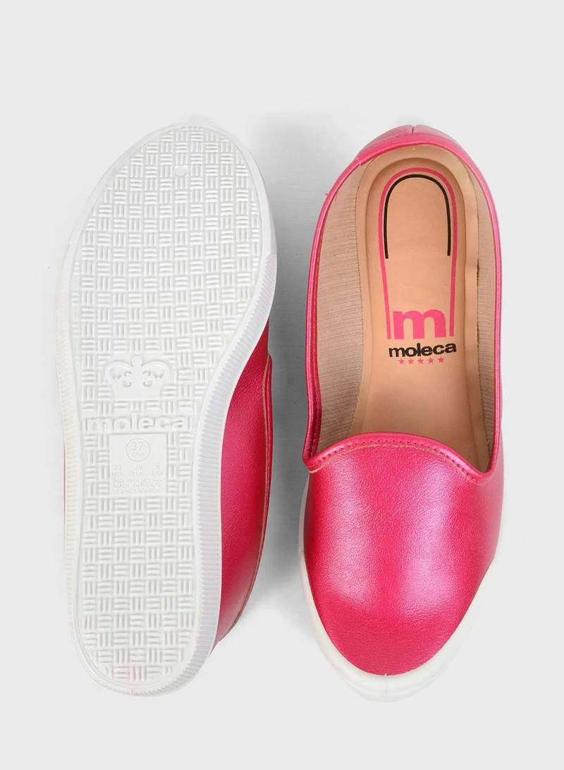 موليكا Donahue Flat Slip Ons