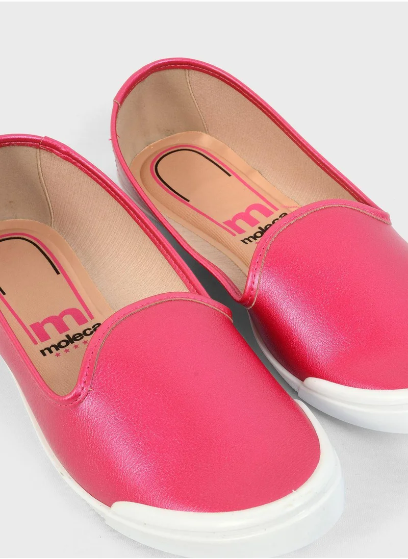 موليكا Donahue Flat Slip Ons