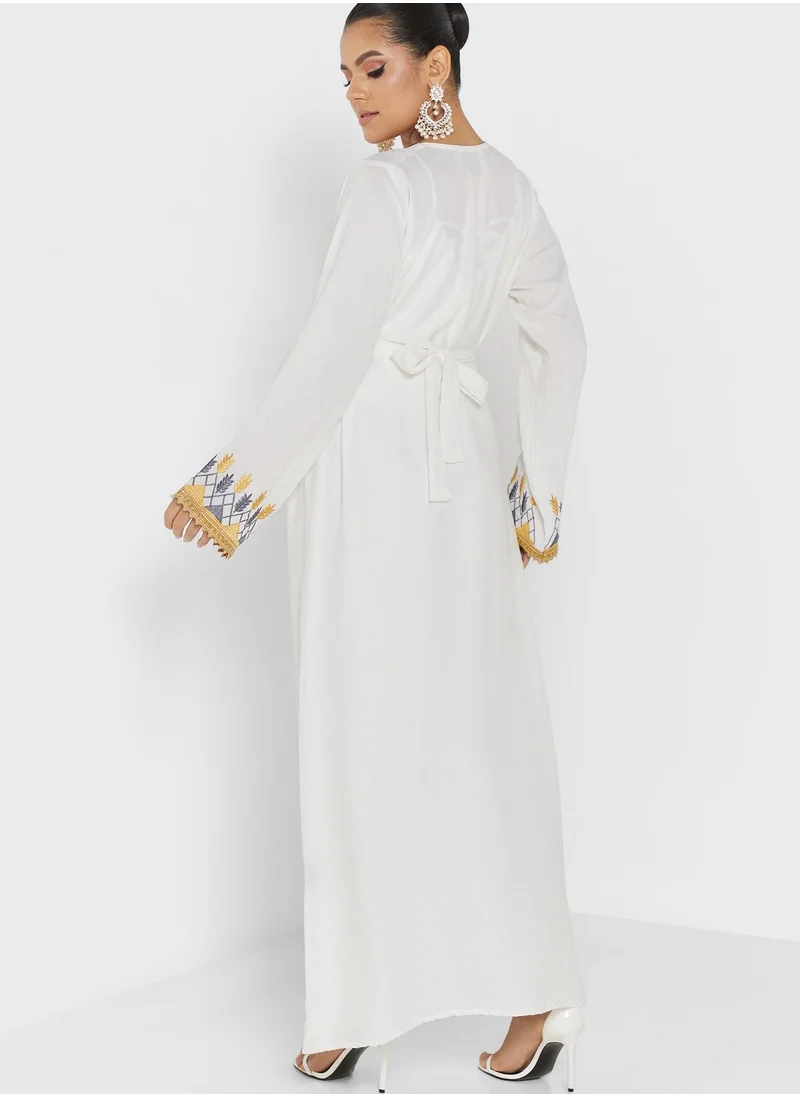 hayas closet V-Neck Embroidered Jalabiya
