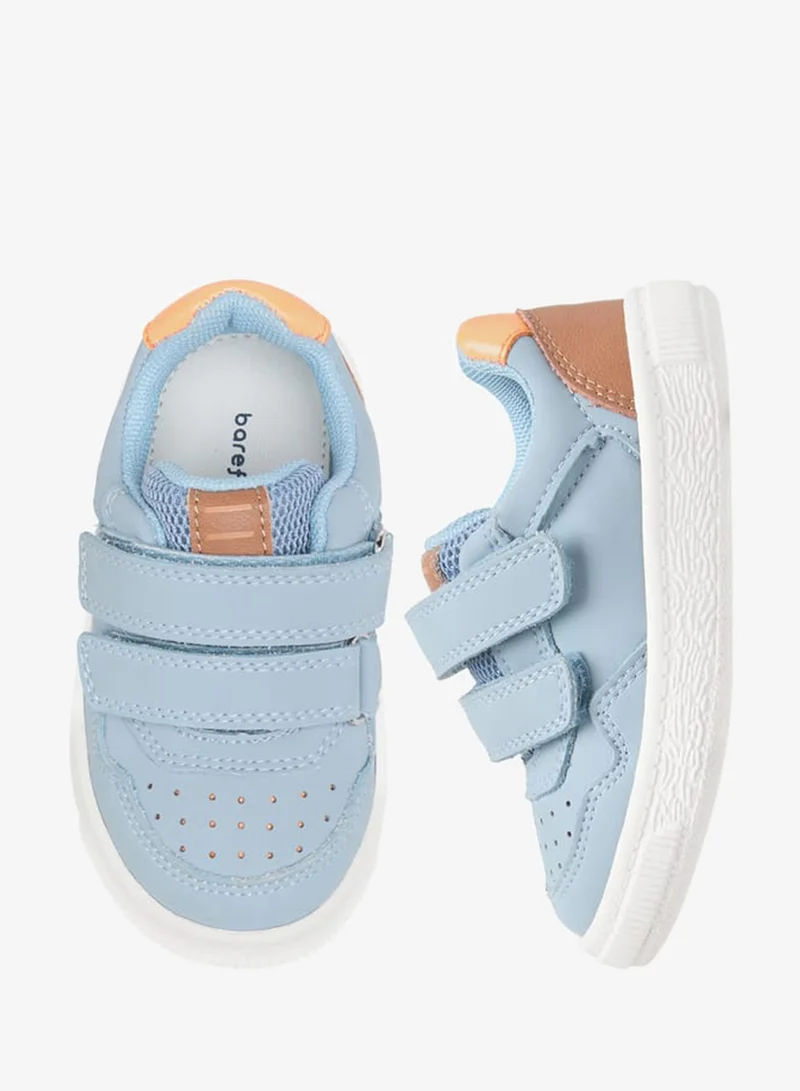 بيرفيت سنيكرز أولاد بنعل خارجي بنمط لوحات وإغلاق بشريط لاصق