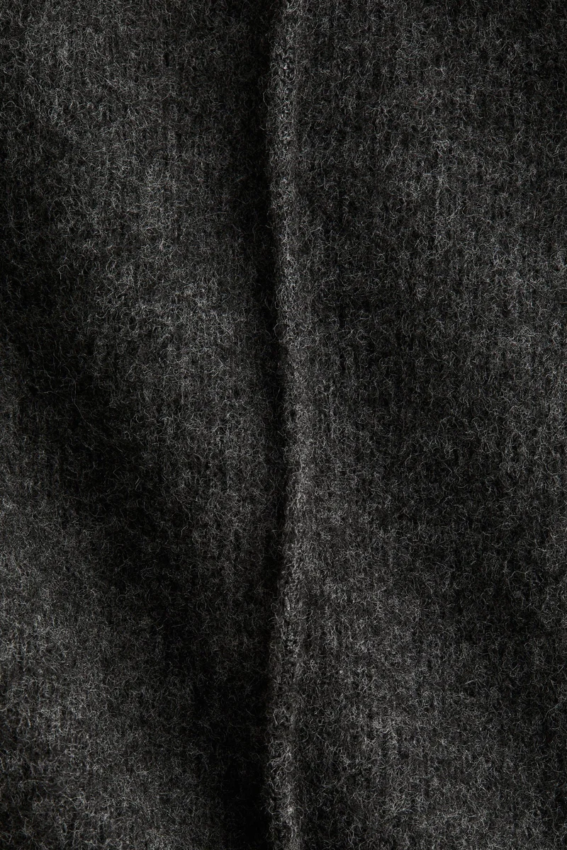 اتش اند ام بنطلون محبوك بملمس ناعم