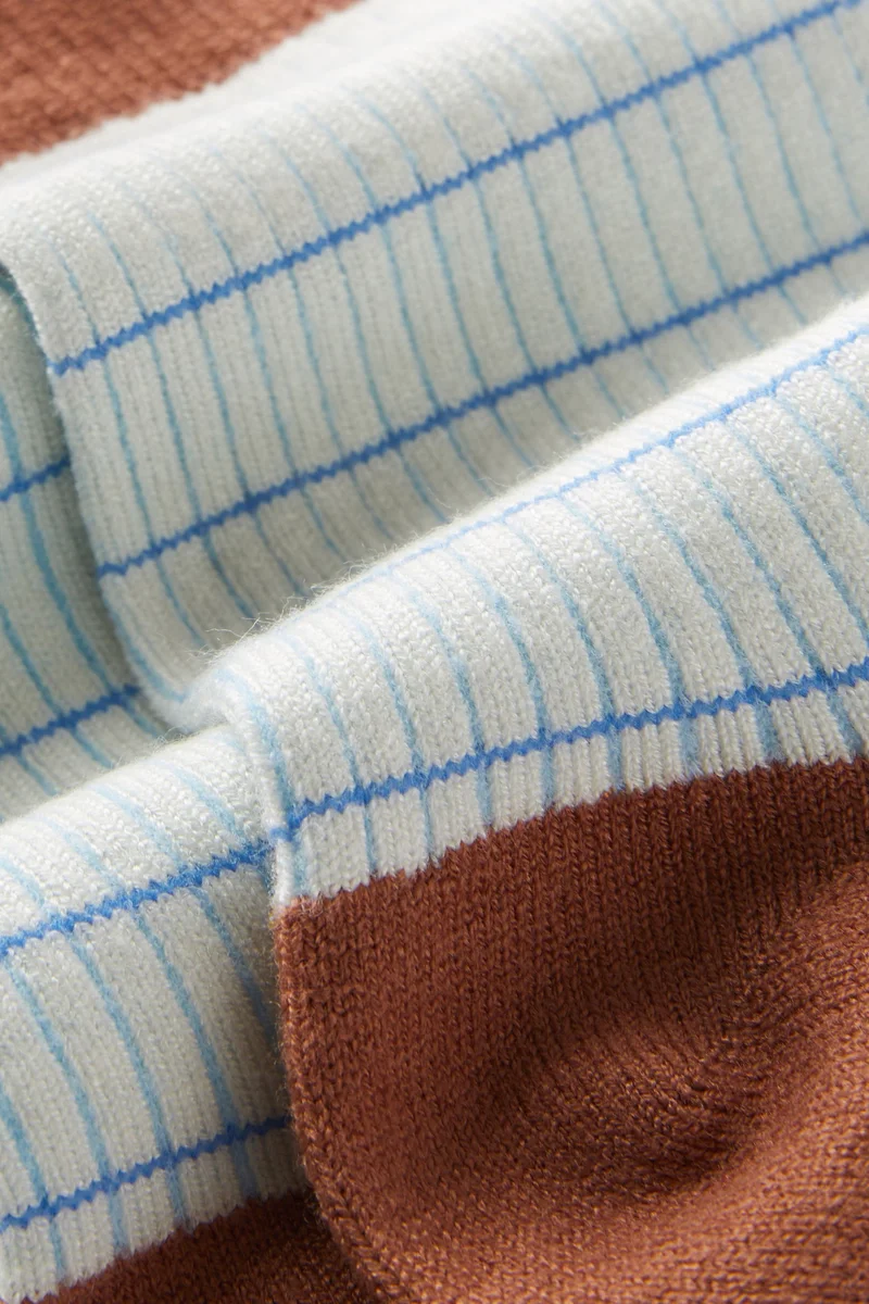 روبي جوارب برقبة بنقش شبكي