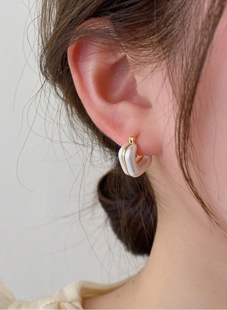 إيكوال حلق اذن نسائي بتصميم رائع وعصري من الاستانلس ستيل - Image 1