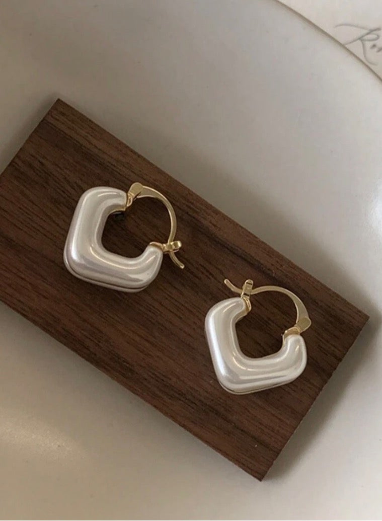 إيكوال حلق اذن نسائي بتصميم رائع وعصري من الاستانلس ستيل - Image 3