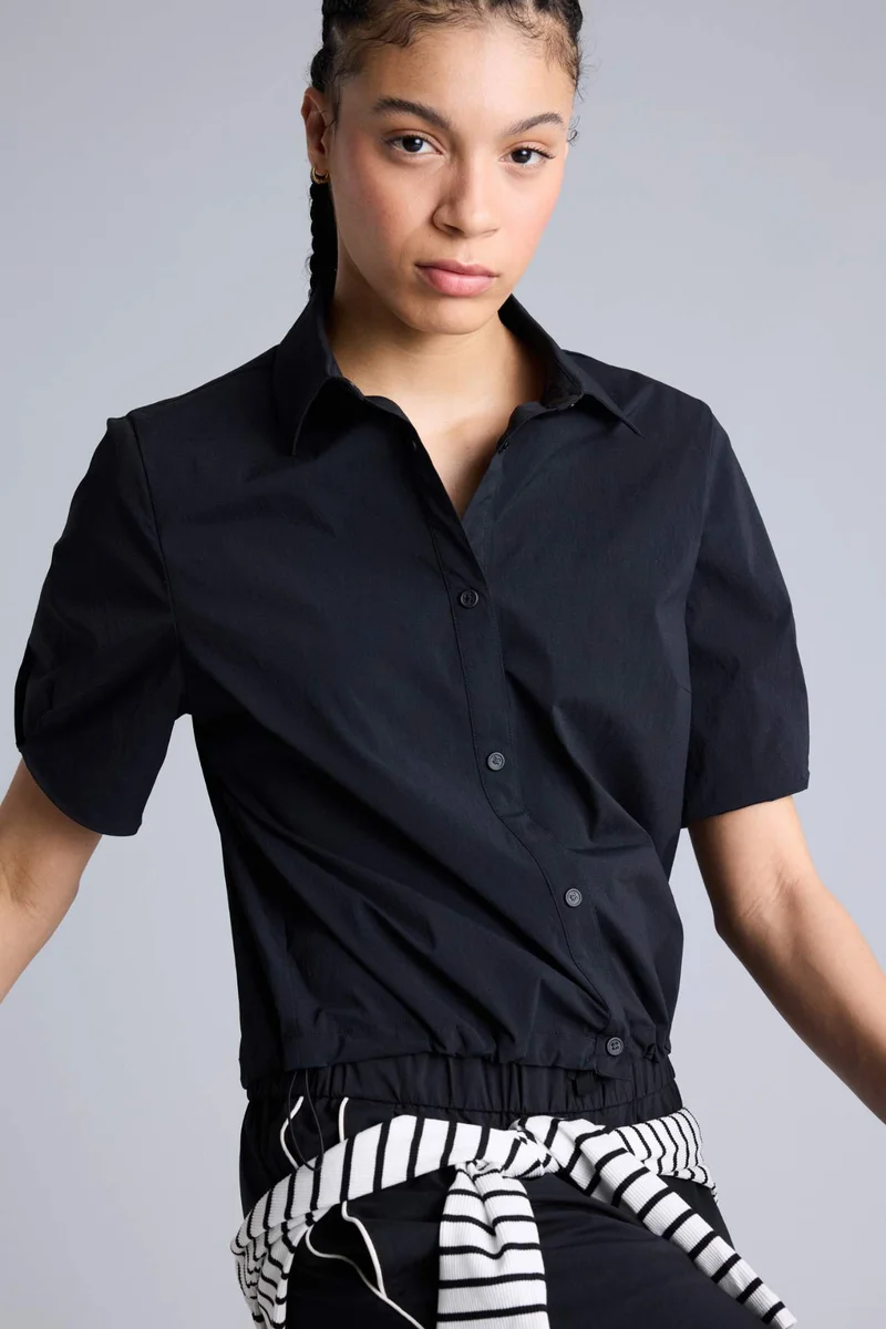 ديفاكتو Basic Short Sleeve Shirt