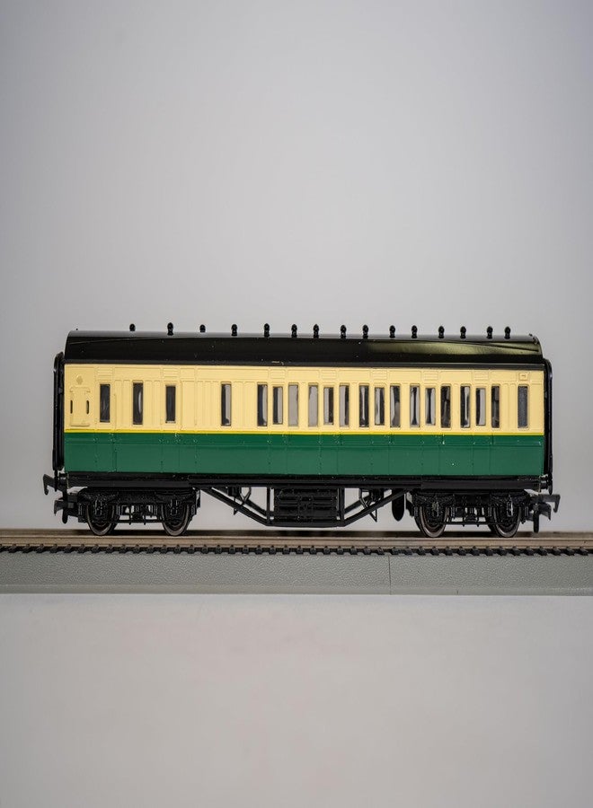 Bachmann Thomas & Friends Gordon's Express Brake Coach - HO Scale, Prototypical White & Green - Image 2