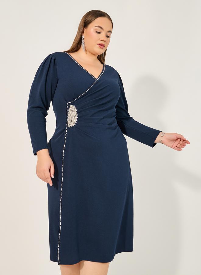 ستايلي فستان ميدي ستايلي بياقة ملفوفة مزين بمقاس كبير - Image 3