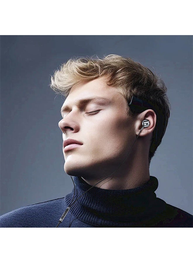 ACEFAST USB-C In Ear Wired Earphones with mic L6, 1.2m Cable Length, Ergonomic in-ear Design, All-in-one Remote Control, HD microphone - Black - Image 4