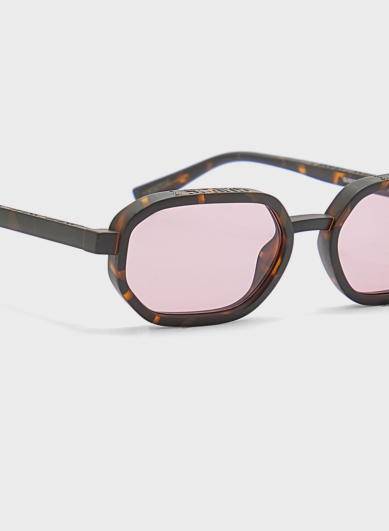 GUESS Gu0023352Y53 Shape Sunglasses  - Image 3