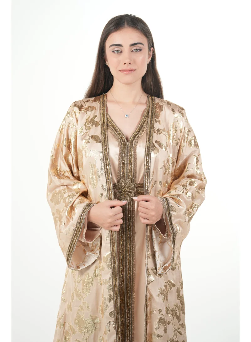 البنت الشرقية قفطان مغربي مطرز