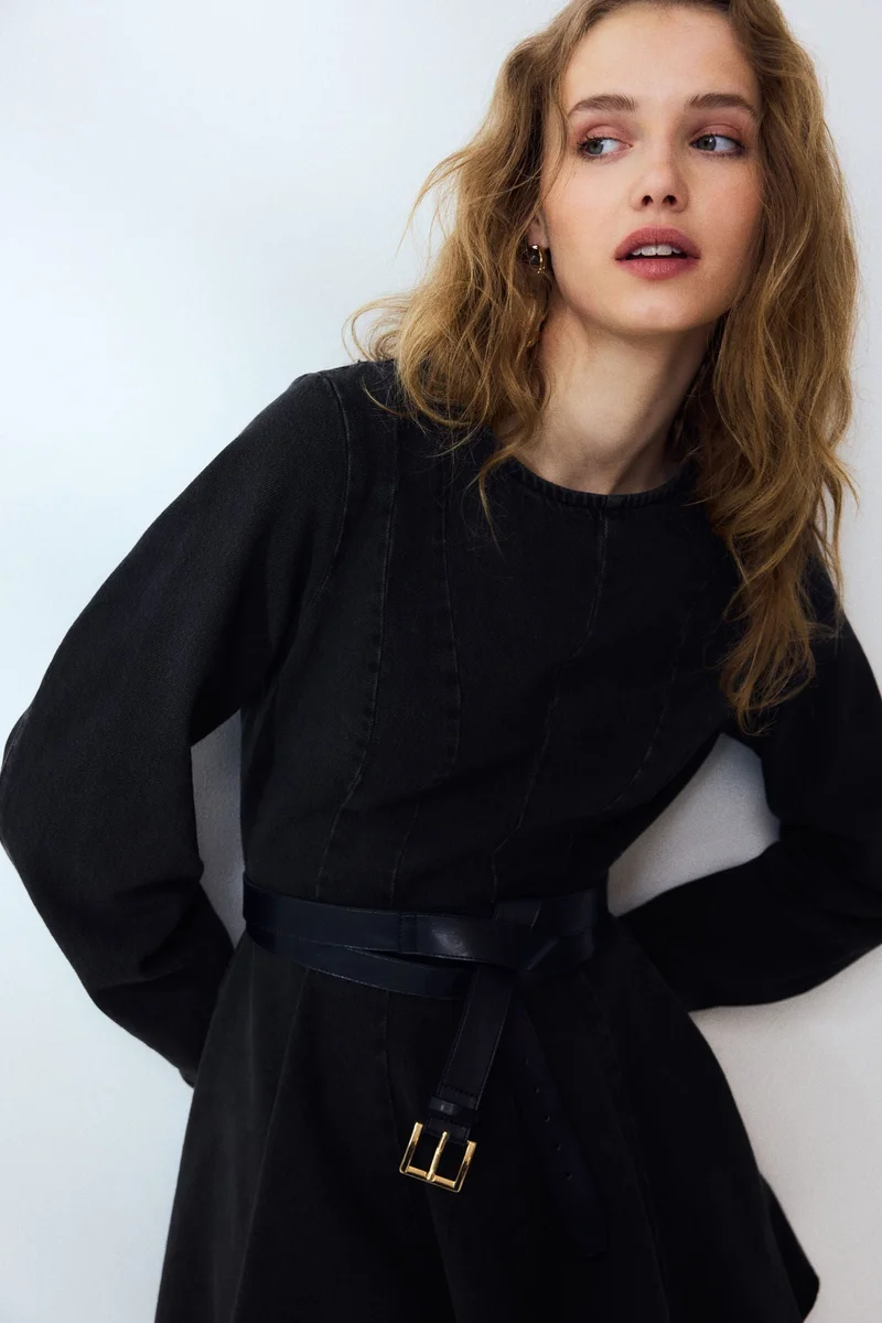 اتش اند ام فستان دنيم بتنورة واسعة