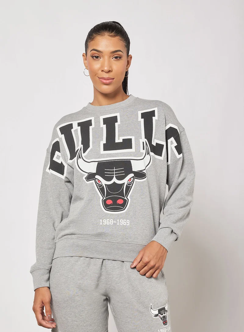 Mitchell & Ness NBA Chicago Bulls Logo Fleece Sweatshirt