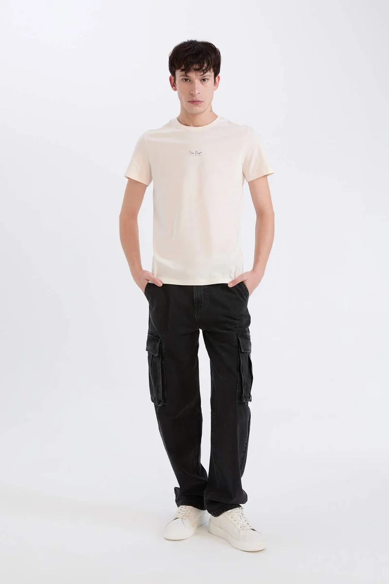 ديفاكتو Slim Fit Crew Neck Printed Short Sleeve T-Shirt