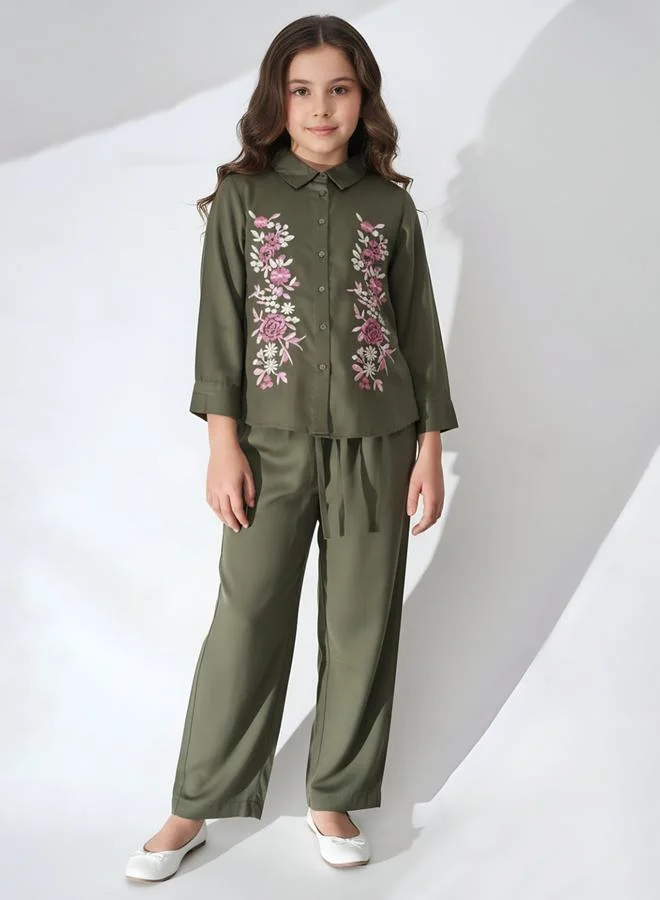 بيلا مودا Girls Dark Green Floral Embroidered Shirt And Trousers Set