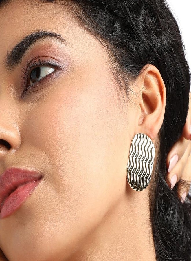 SOHI Women's Zig-Zag Circular Stud Earrings For Casual Wear | Gold Colour | Alloy Material | Push Pin Closure | Metallic Earrings | Fashion Stud Earrings For Woman & Girls - Image 4