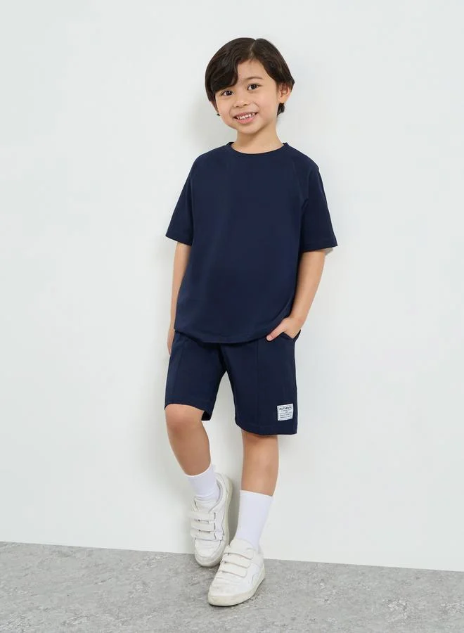 Styli Boys Raglan Sleeve T-shirt and Badge Detail Shorts Set
