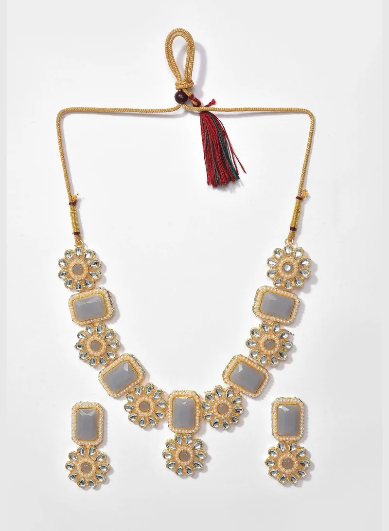 SOHI Gold Plated Stone Designer Necklace Set