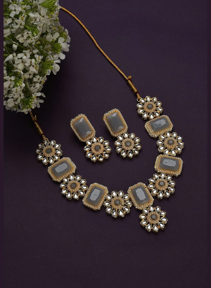 SOHI Gold Plated Stone Designer Necklace Set