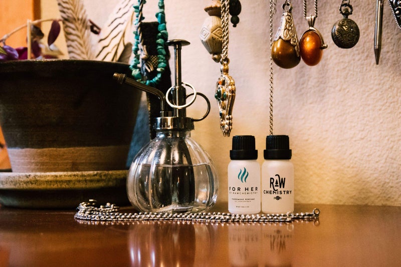 RawChemistry for Her - A Pheromone Infused Perfume Oil - Elegance, Extra Strength (15ml Concentrate) - Image 3